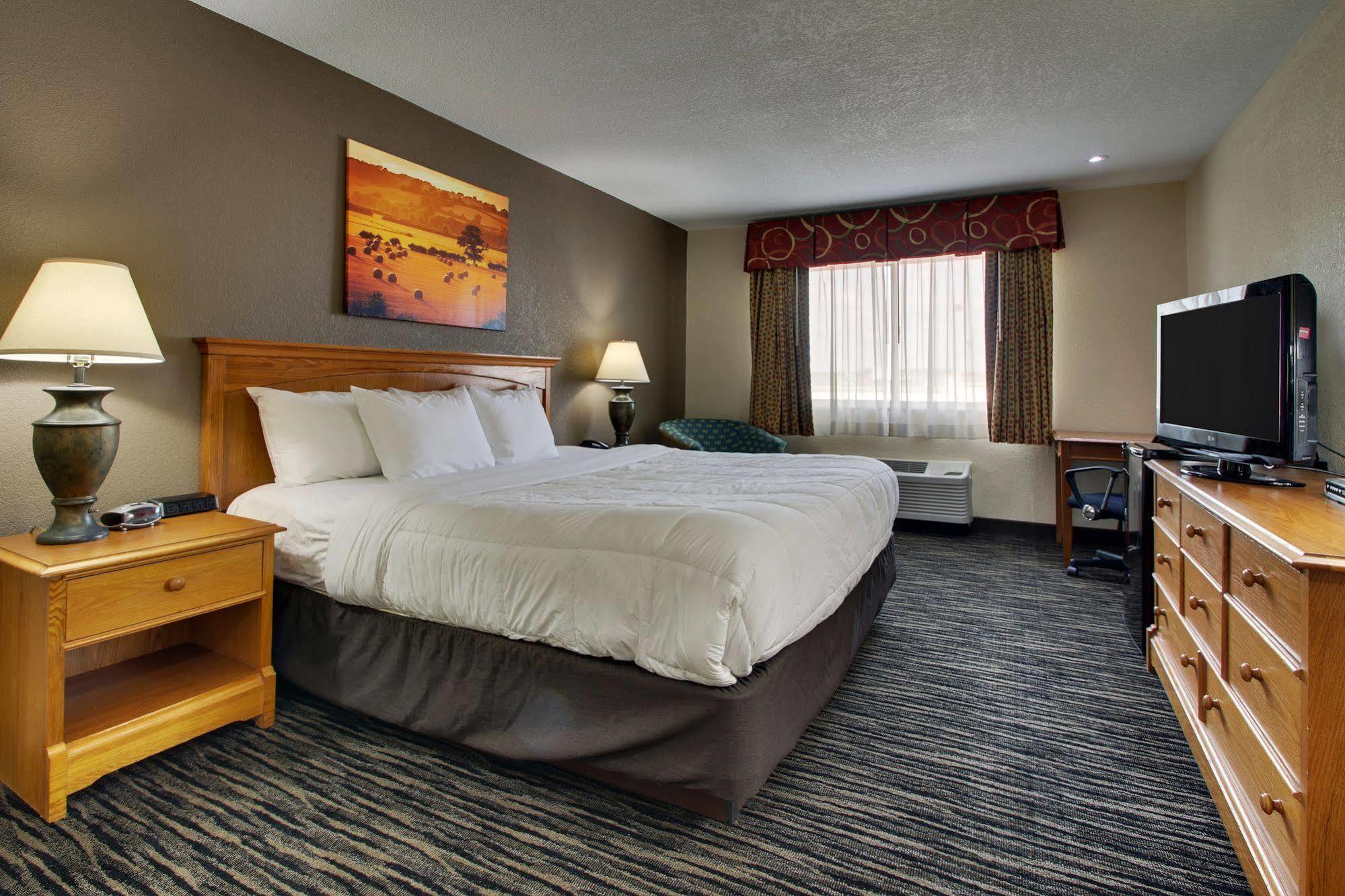 Everspring Inn & Suites Oskaloosa 외부 사진