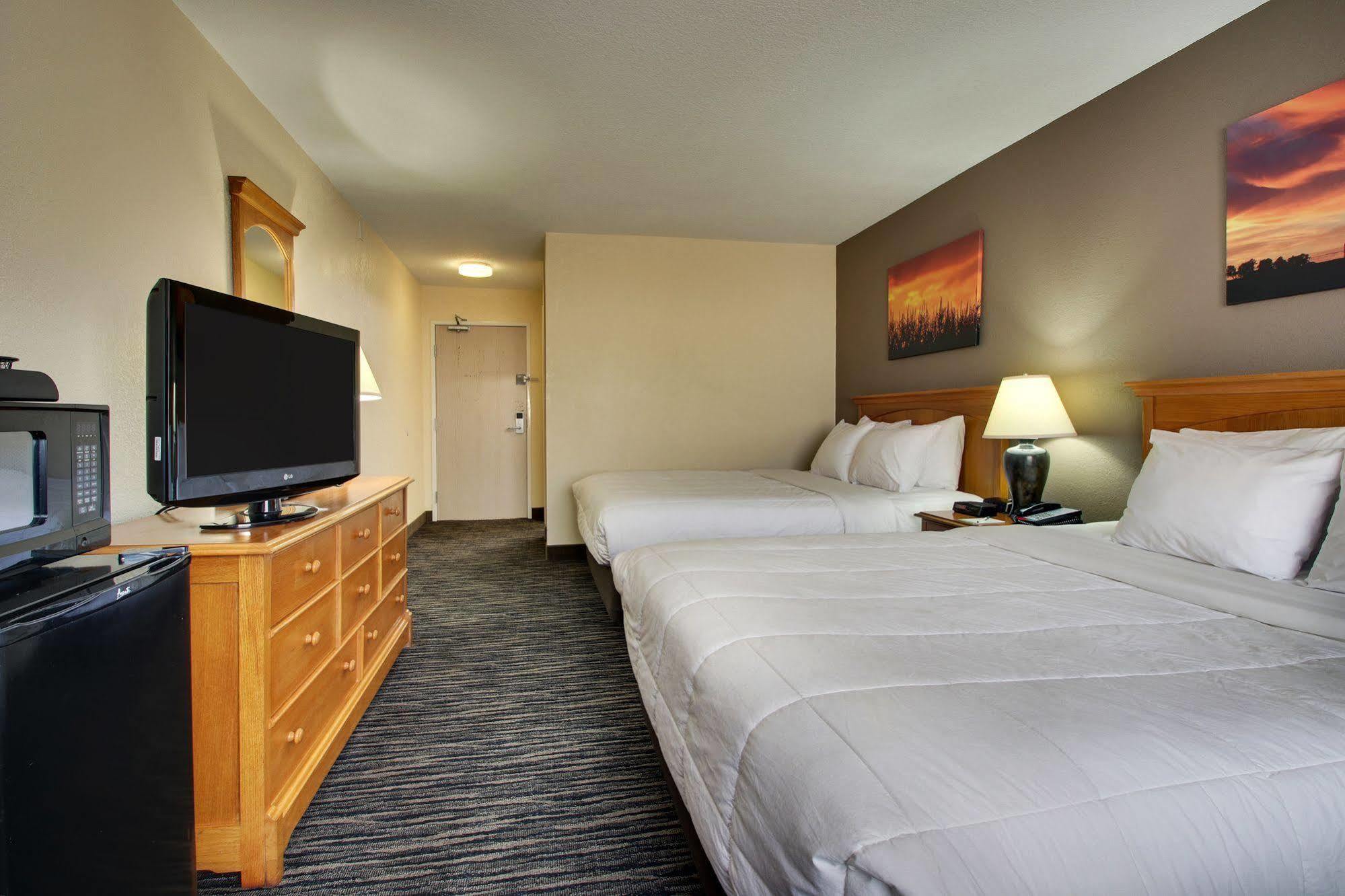Everspring Inn & Suites Oskaloosa 외부 사진