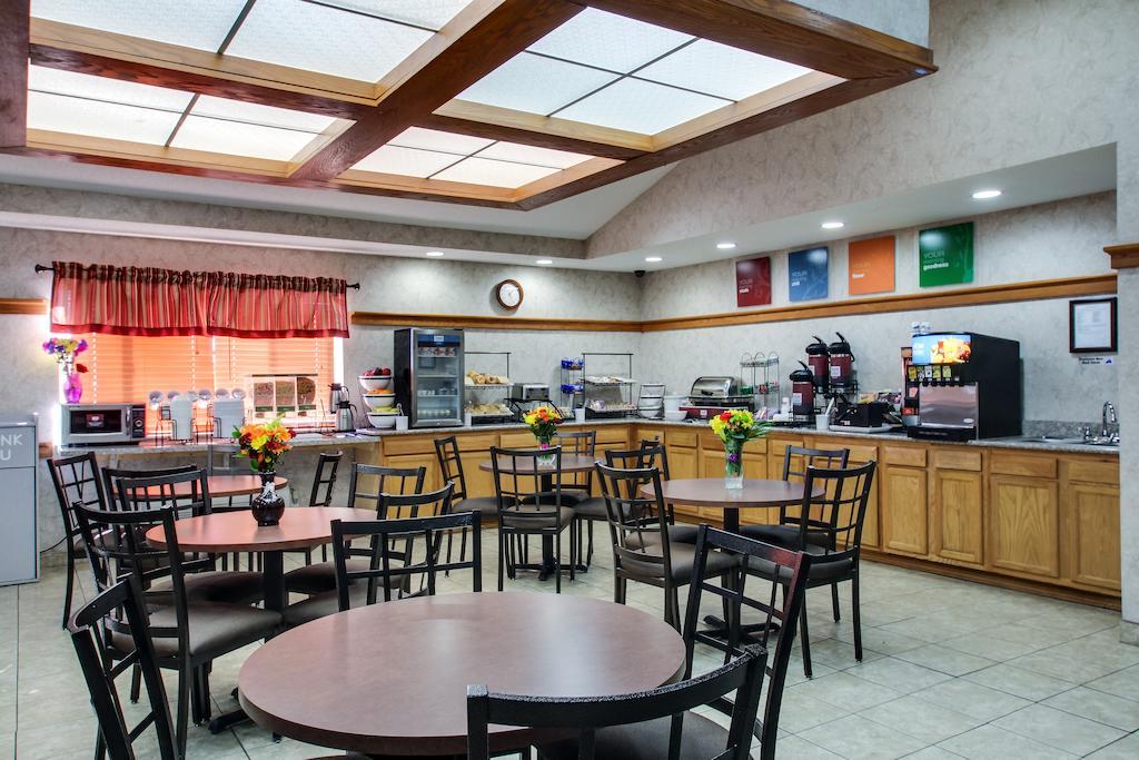 Everspring Inn & Suites Oskaloosa 외부 사진